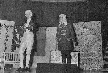 BEIM MÄRCHENSPIEL Der Froschkönig agierten von der Taunusbühne Bad Schwalbach als Prinz Übermut Andreas Baesler (links) und als Der treue Heinrich Karlheinz Krusen, der vielen als Blunschtli aus Shaws Helden bekannt war. Foto: KÜHNEN