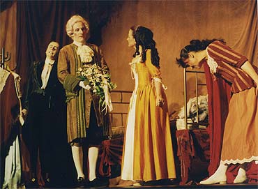 1997 - Der Tollste Tag - Bazillus (Barbara Creuzburg), Graf Almaviva (Rainer Seck), Gräfin Almaviva (Manuela Reinkens) und Susanne (Martina Pawusch)