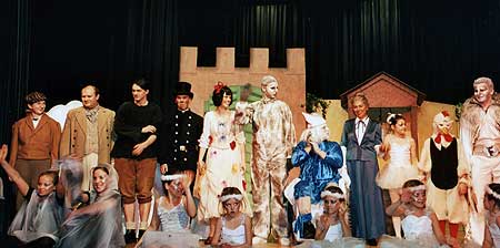 2002 - Frau Holle
Das Ensemble