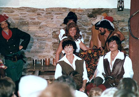 1982 - Das Wirtshaus im Spessart - Die Räubergesellschaft mit Michael Klatte als Räuberhauptmann und Rosemarie Haas ()Komtess von Sandau) als verkappter Räuberlehrling